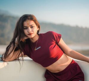 क्या सच में तनु रावत कर रही है चील गेमर को डेट ?